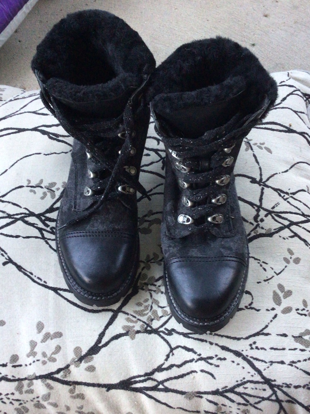 Frye Women's Black Lace-Up Fleece-Trim Boots